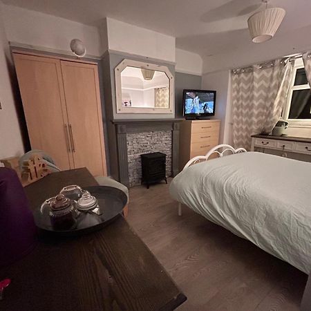 Redditch Rest Near Town Centre & Transport Links Appartement Buitenkant foto