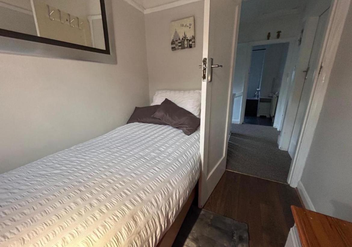 Redditch Rest Near Town Centre & Transport Links Appartement Buitenkant foto