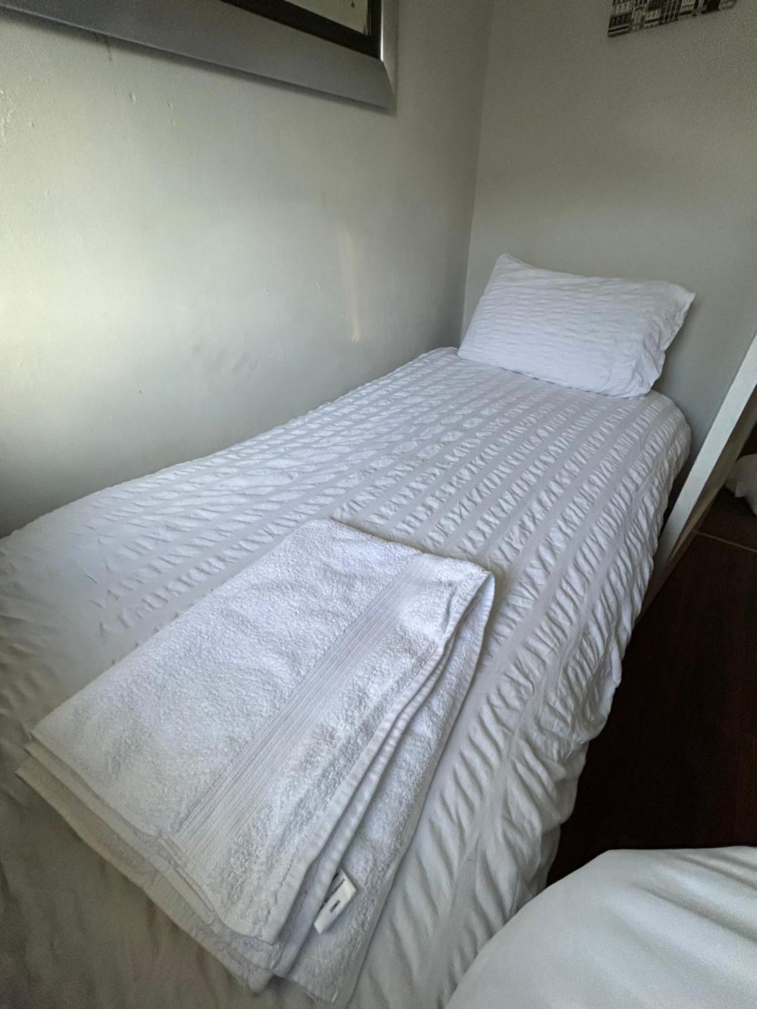 Redditch Rest Near Town Centre & Transport Links Appartement Buitenkant foto