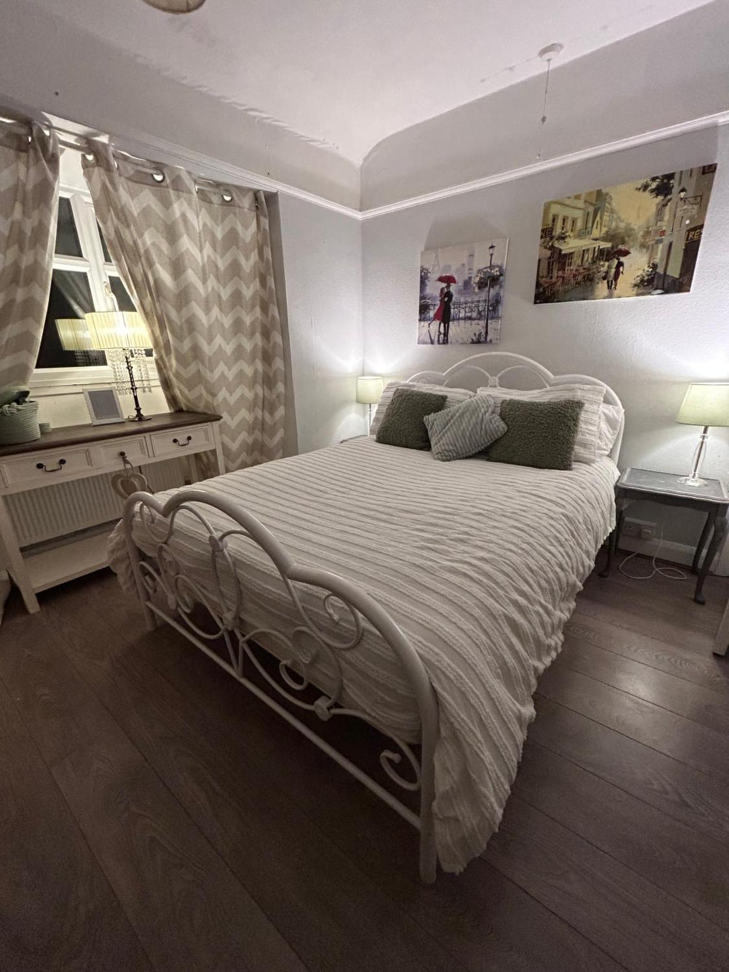 Redditch Rest Near Town Centre & Transport Links Appartement Buitenkant foto