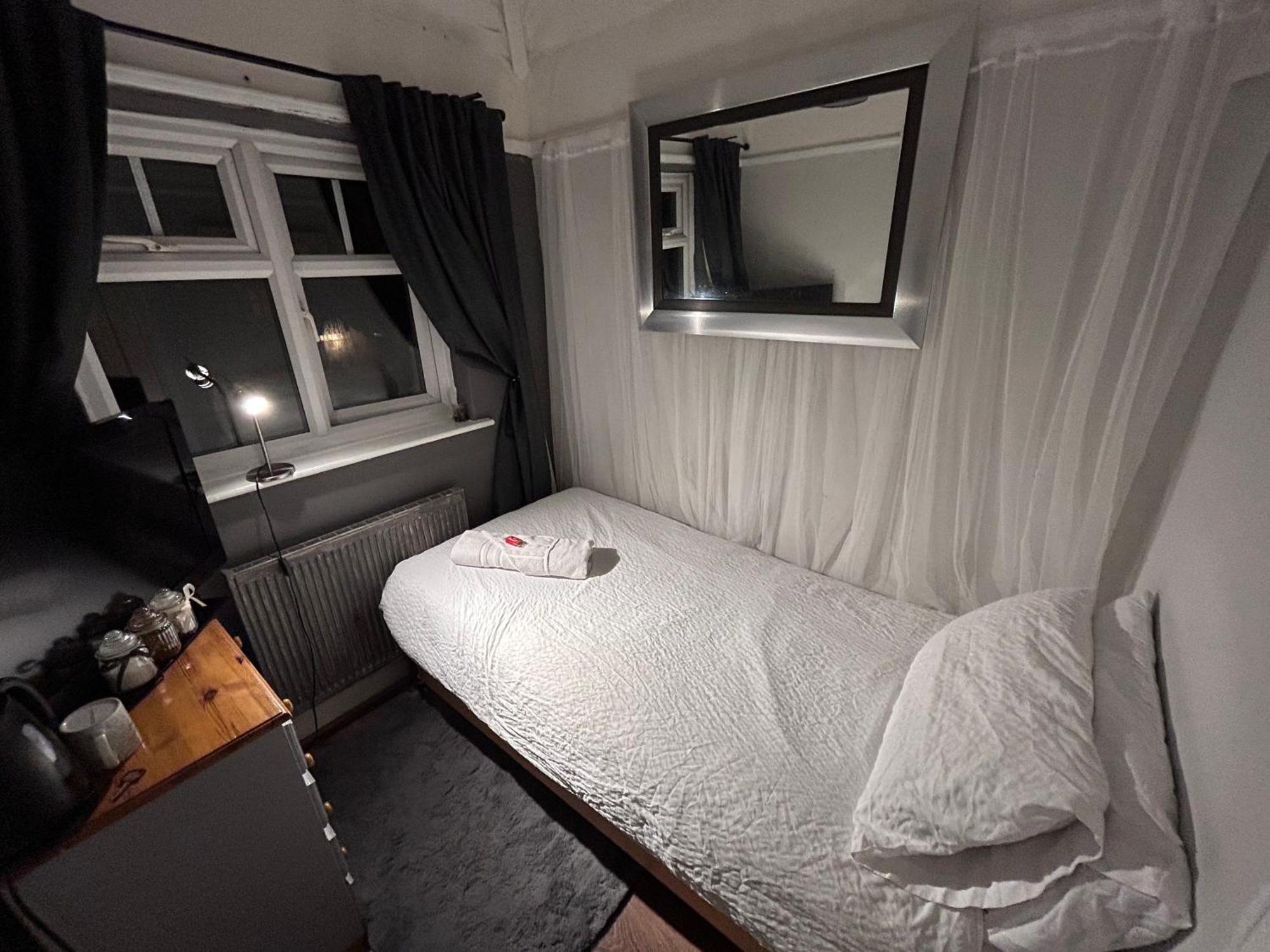 Redditch Rest Near Town Centre & Transport Links Appartement Buitenkant foto